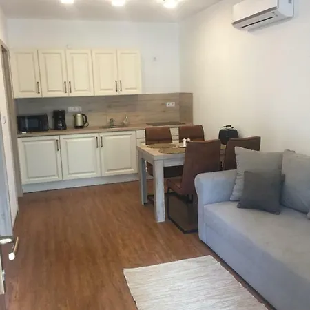 Appartamento Móló Apartmanház Balatonszárszó