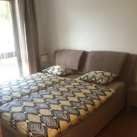 Móló Apartmanház * Balatonszárszó