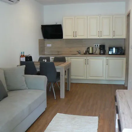 Móló Apartmanház *